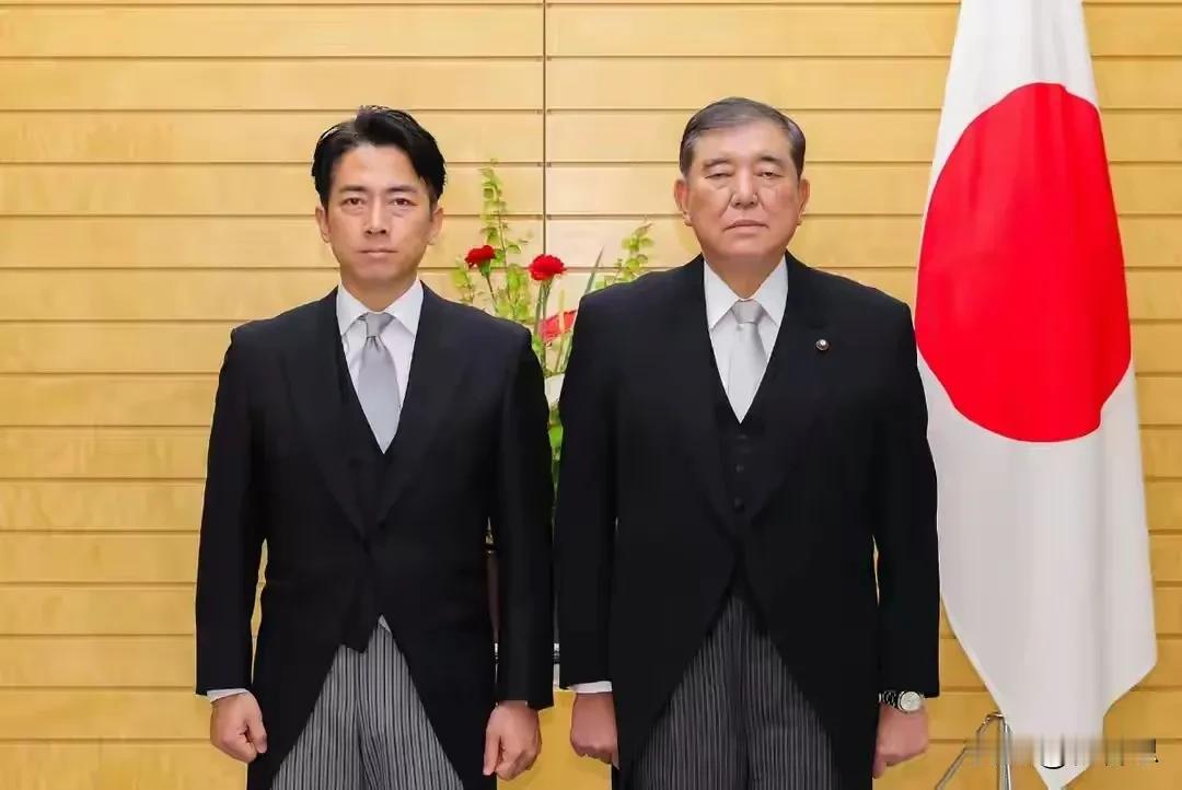 日本前首相小泉纯一郎的儿子小泉进次郎成为下任首席已经是板上钉钉了。和他老子一样也
