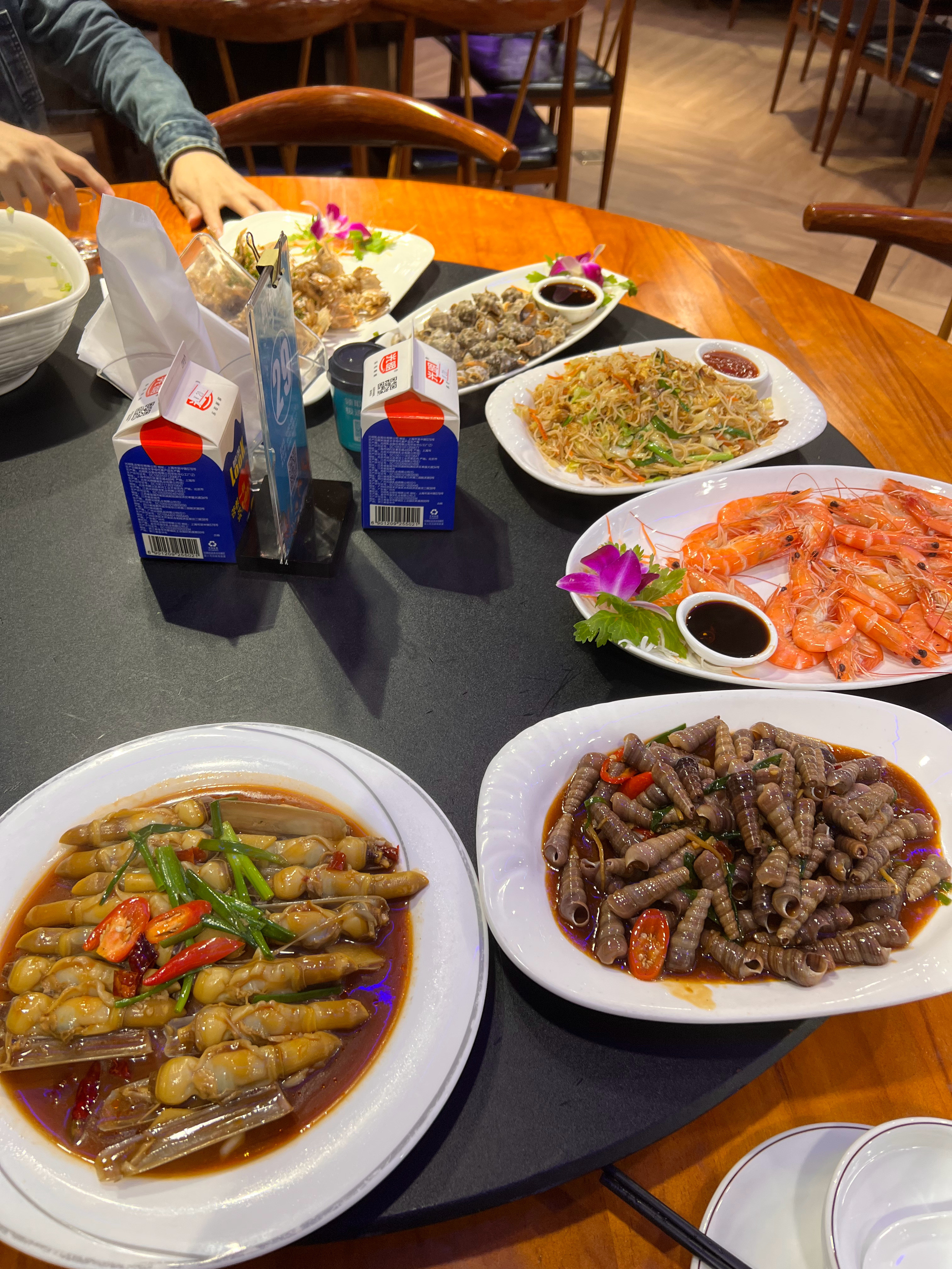 你们晚上吃什么？来厦门玩的话还是推荐大家去吃大排档😋