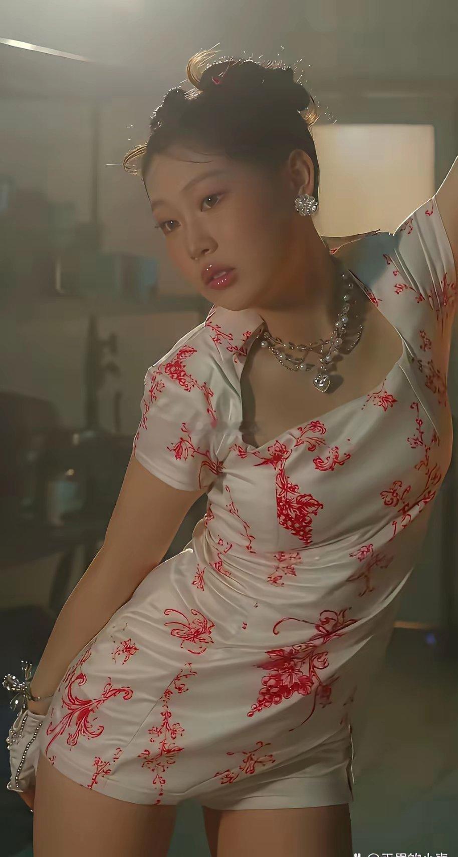 小沈阳的女儿沈佳润的第二张专辑马上就要上线了妈妈沈春阳的基因开始发力了​​​