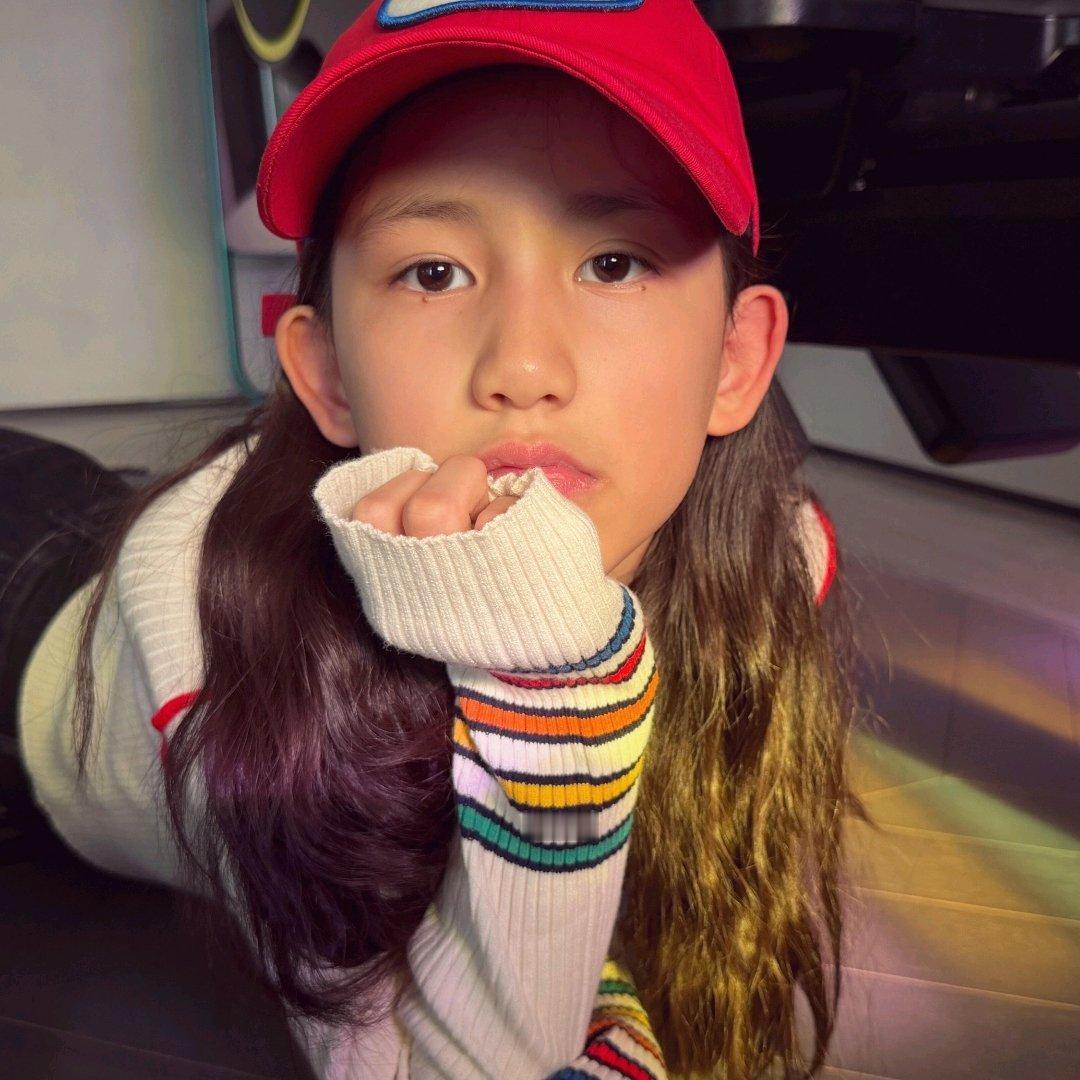 黄磊孙莉二女儿颜值开挂！两颗泪痣太绝，越长越有灵气黄磊和孙莉的二女儿多妹又