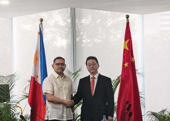 谈成了，菲律宾改口了近日，菲律宾为了能够缓和关系，和中国进行了沟通交流，并当场