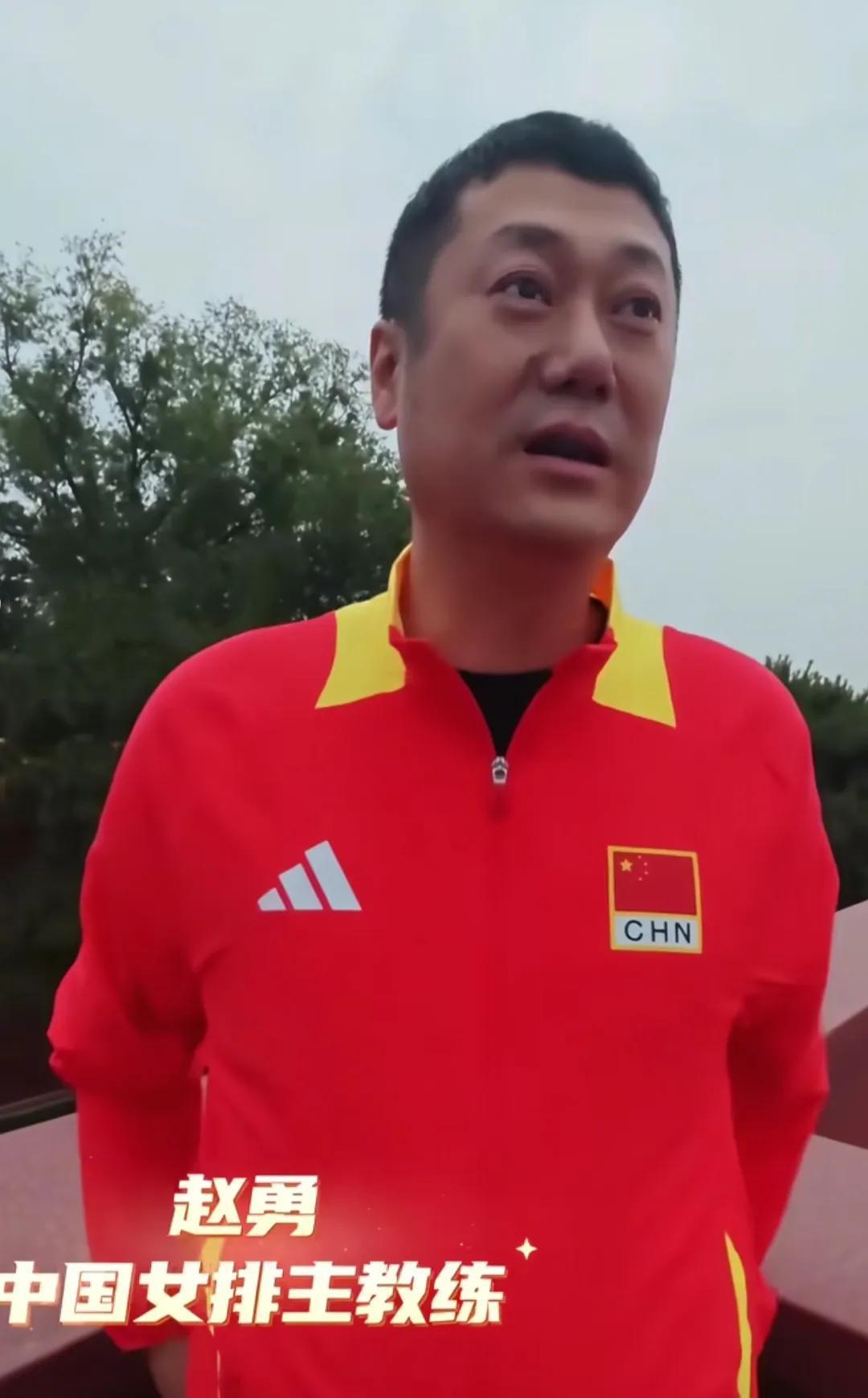 别的不说，就赵指导的临场指挥而言，跟他的前任相比，有个显著的特点，纠错试