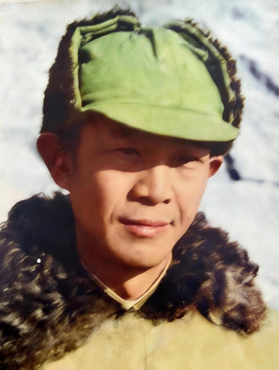 1948年，国军整编骑兵第5旅少将副旅长王存瑞被俘后，一张罕见的留影被定格。镜头