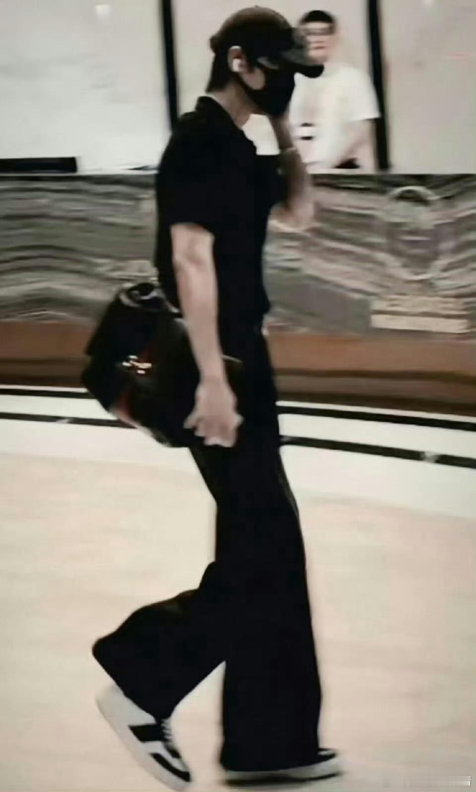 这身材也是绝了！​​​