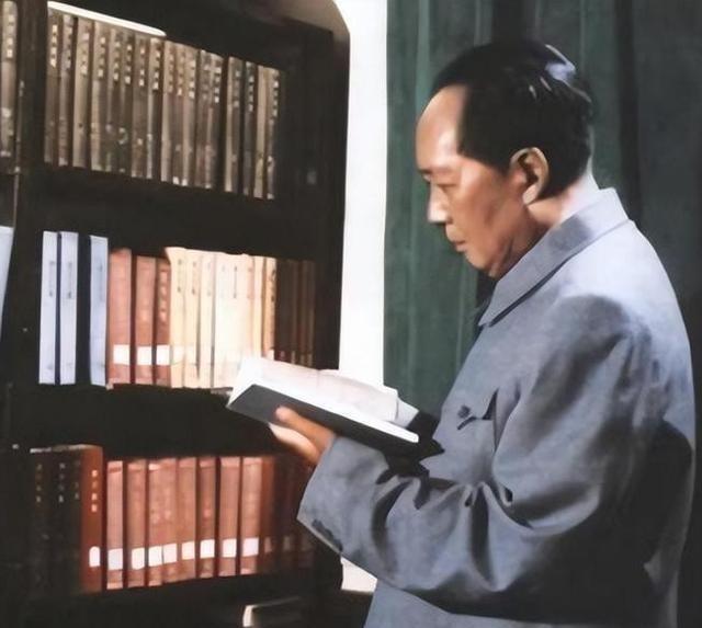 毛主席一生无所畏惧，李银桥晚年透露道：主席生前其实有＂三怕＂战场上指挥千军万