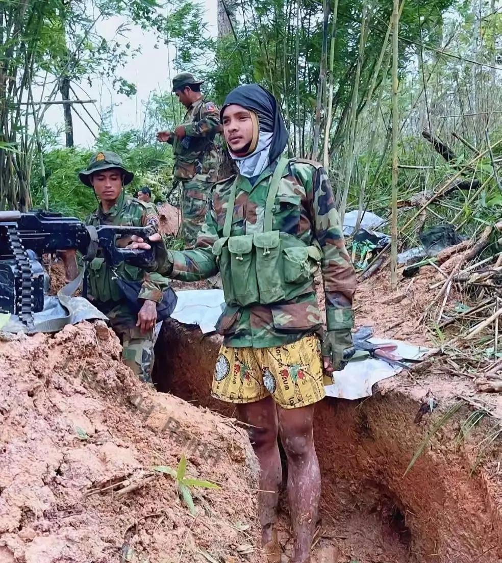 当柬埔降士兵听说国家将可能与泰国停火了，这下他们可高兴了，他们不用战斗了，他们将