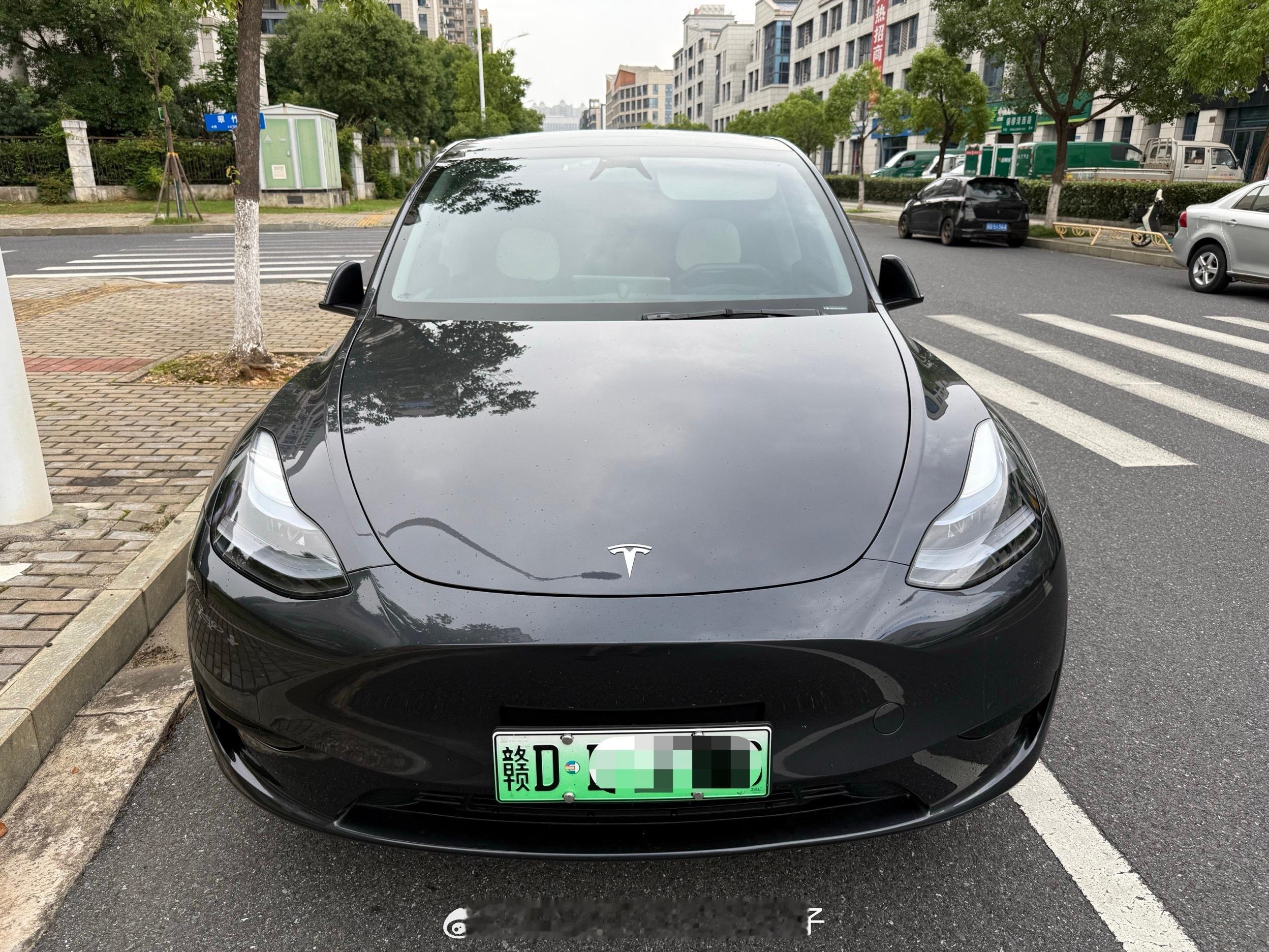 24年24款特斯拉ModelY4.2万公里。原版原漆、个人一手。17.X​​