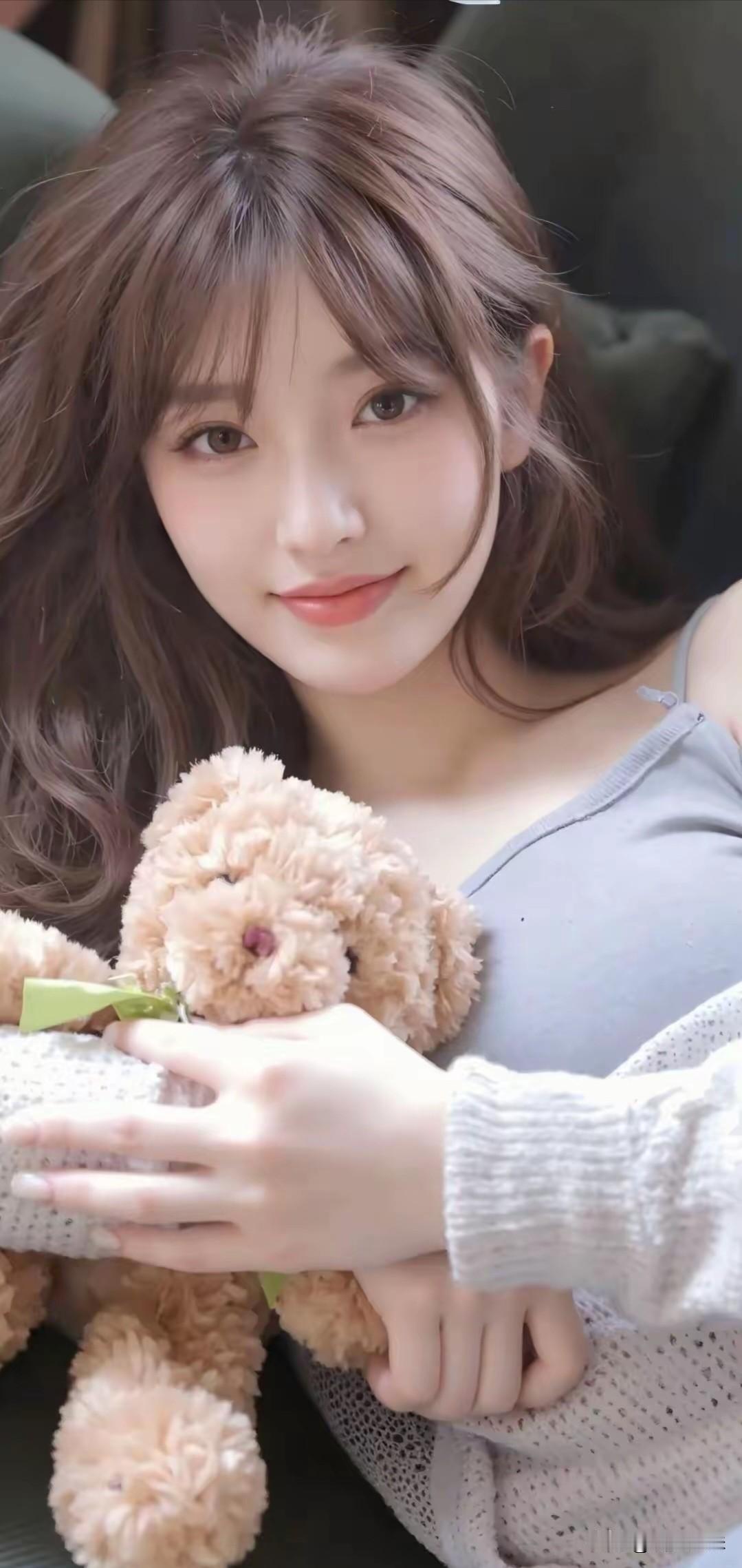 打听本身就是一种冒犯，没有恶意的人。根本不会费劲的去打听你，但凡主动追问你