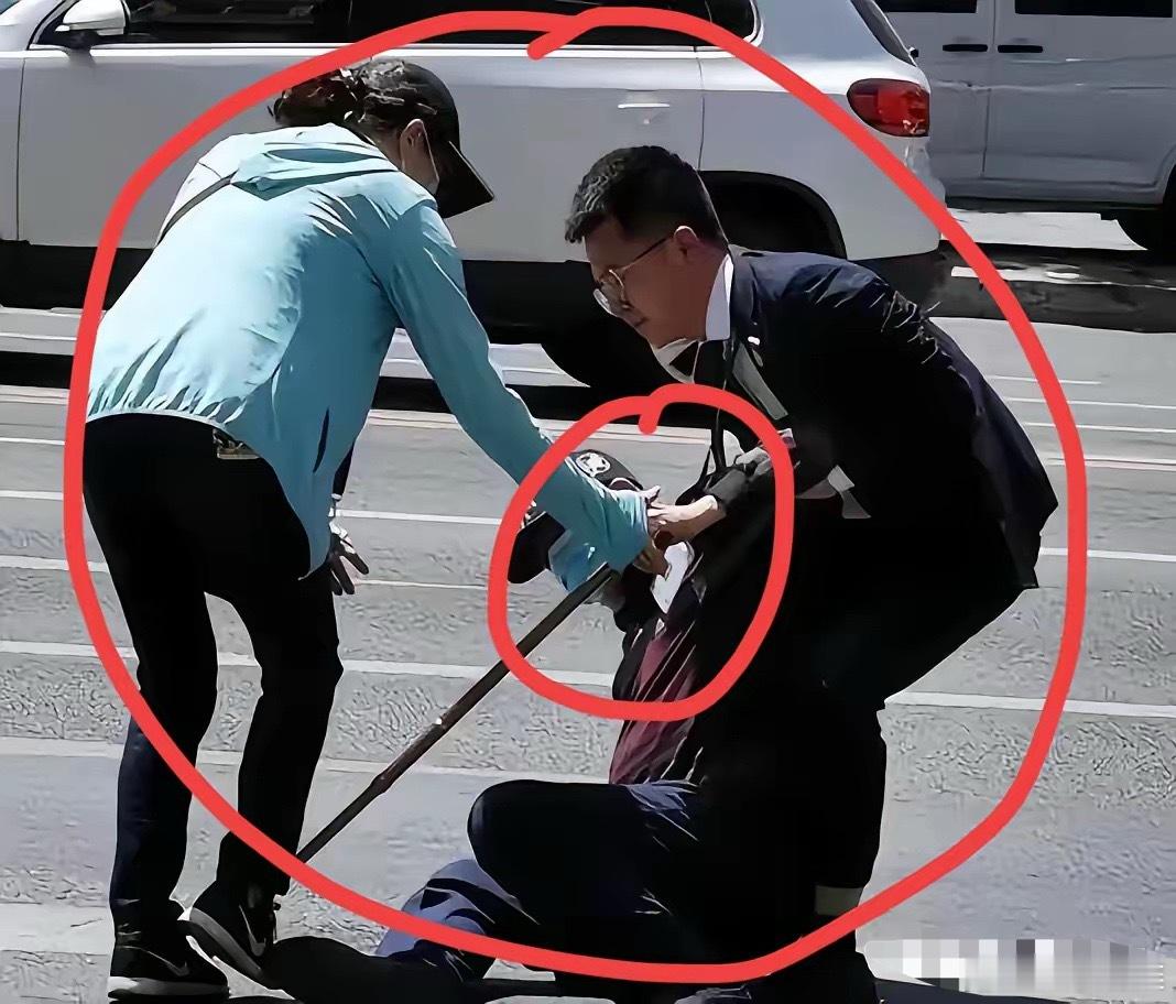 你见过最“狠”的城市文明是什么？在香港，要是街上有个老人摔倒了，你根本不需要纠结
