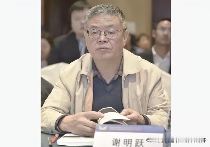 今天云南的谢明跃上了热搜，他是1958年出生的，1974年他在昆明钢铁公