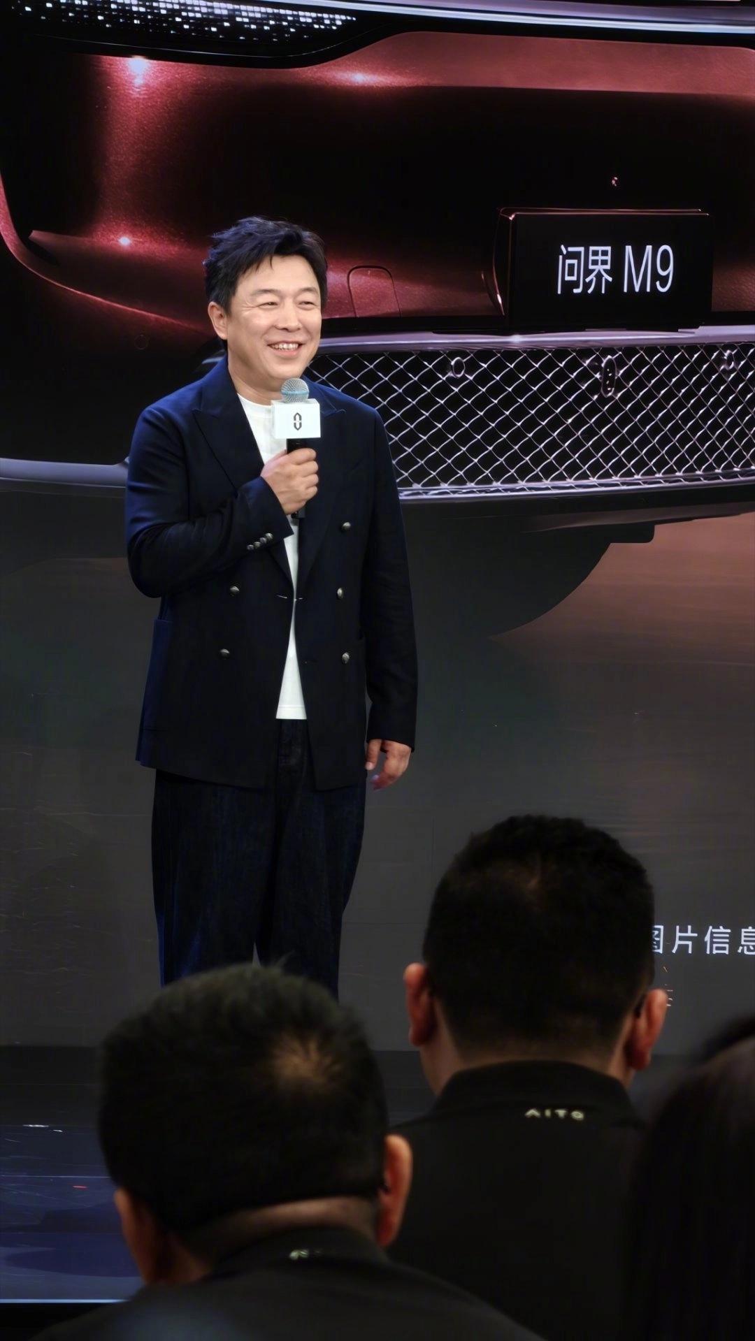 全新一代问界M9开启首批交付，从升级迈向全域代际进化日前，全新一代问界M9正式