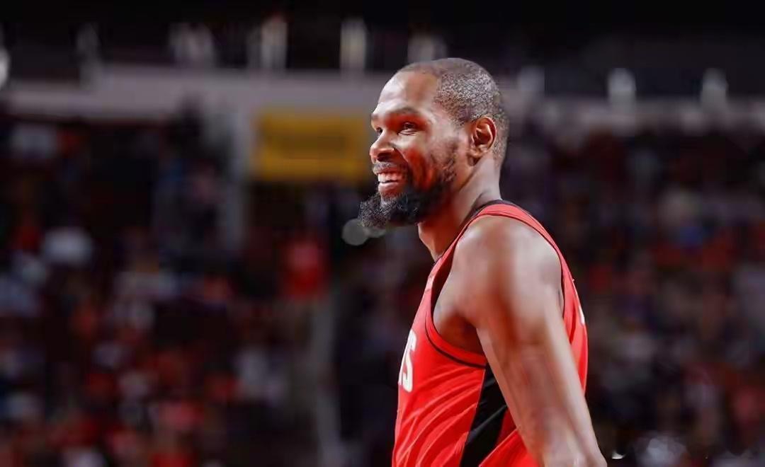 火箭随队记者TannerNichols发声，态度坚决：这已经超越了篮球的范畴，