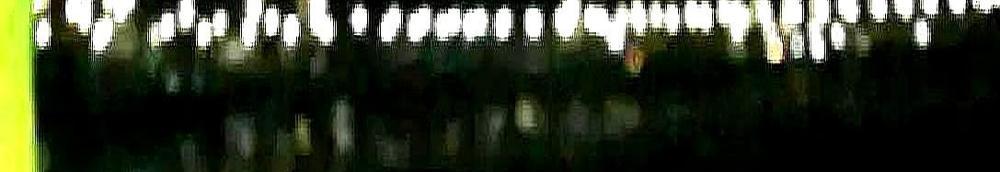 拍吻戏前，导演突然喊停，往女演员嘴上贴了条胶带。男演员愣住，全场安静——这叫“