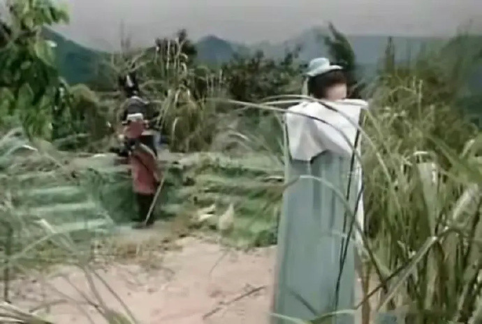 都没发现以前的剧景那么假，注意力全在剧情上了​​​​
