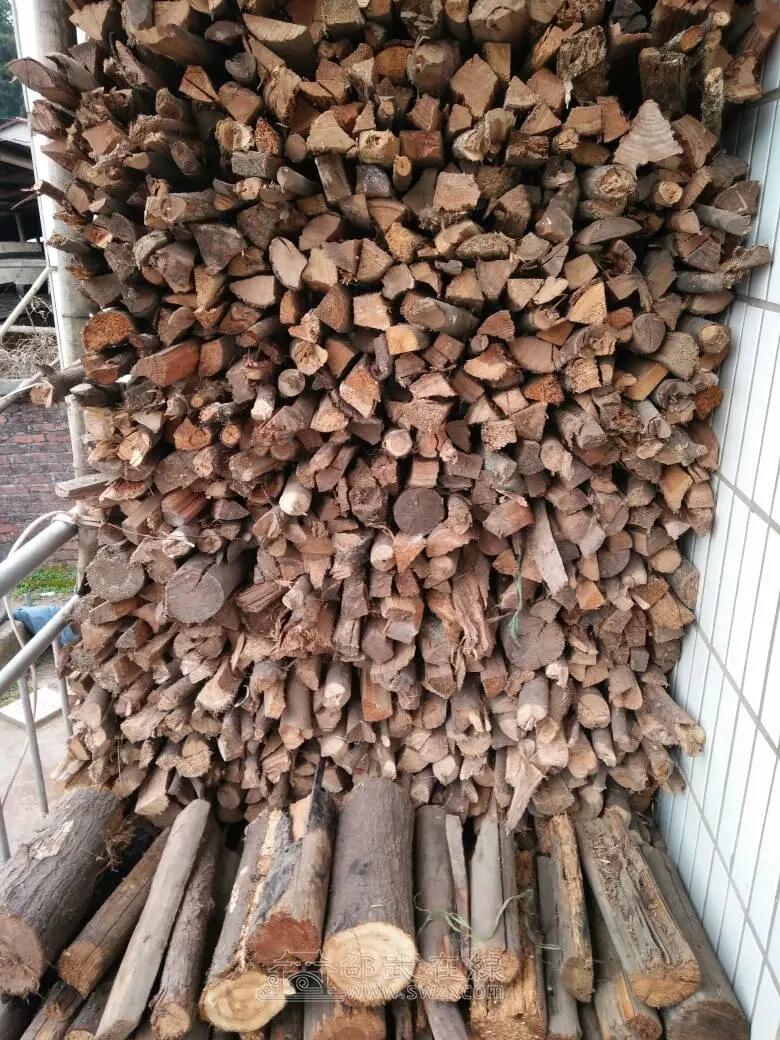 儿子去世8年，最后一捆柴放了8年：妈妈舍不得烧的，哪里是柴，是命啊！四川宜