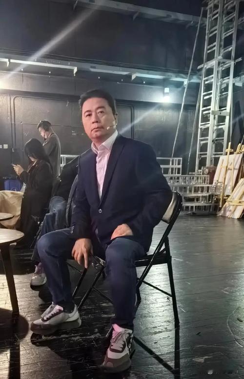 我问我妈，这个汪海林到底什么来头？居然敢说赵丽颖的演技不如杨幂，还说过肖战的