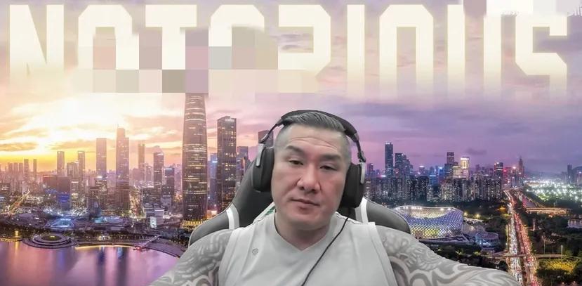“馆长”在每天的直播中都会播放一下展现中国大陆成就的影片，让台湾人看看中国大陆是