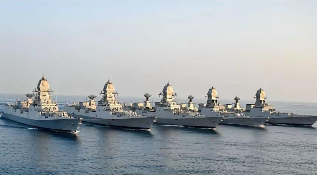 印度派遣六艘战舰赴中东，要给欧美上一课：什么叫真正强国？当全世界的目光都聚焦在