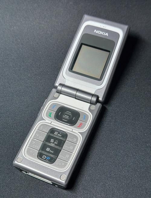 刚看到新闻消息，诺基亚退出了巴黎证券交易所。诺基亚感觉像是一段很久远的回忆了。诺