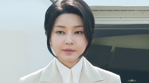 尹锡悦夫妇坐牢，家里5只猫6条狗无人看管。不得不说，尹锡悦夫妇真是有爱心，居然养