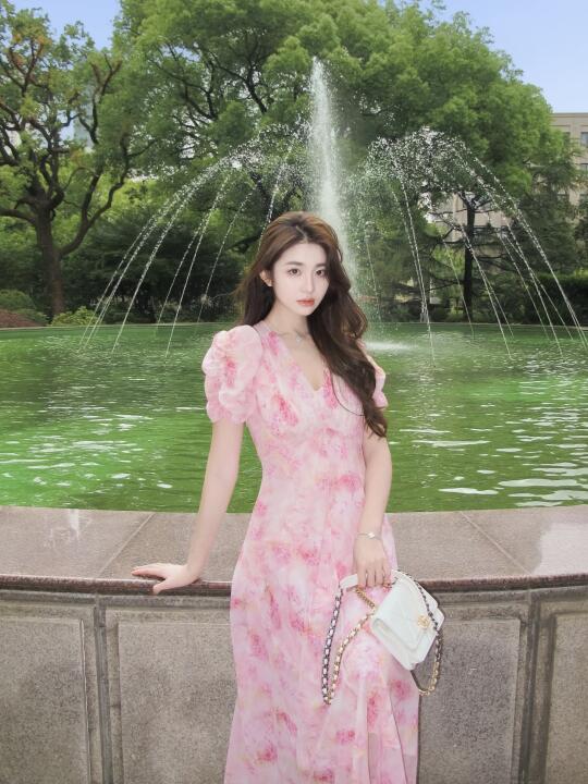 在初夏穿上我最爱的碎花裙