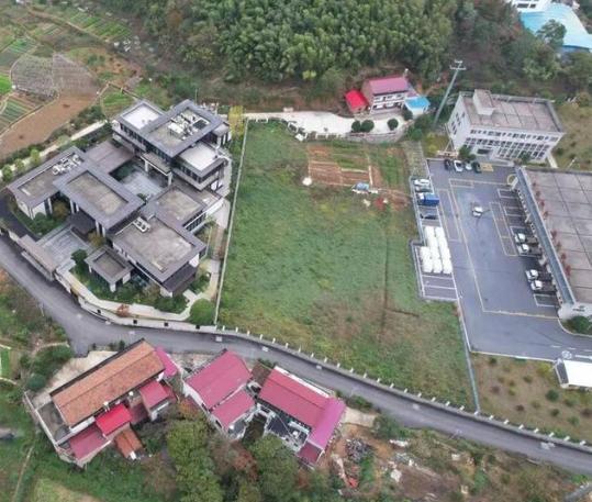 衡阳5000平别墅非耕违建。百万网红拍的衡阳别墅视频，真的、真的勾起全网好
