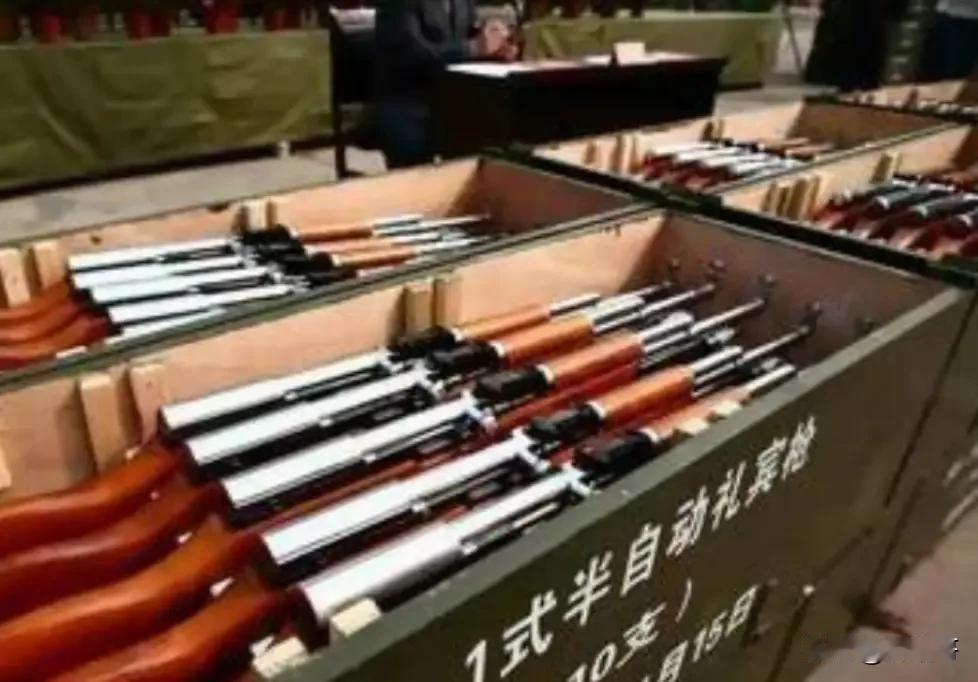 早在2010年前，中国就一直在构建粮食，矿产，石油，等战略储备的安全体系，目前光