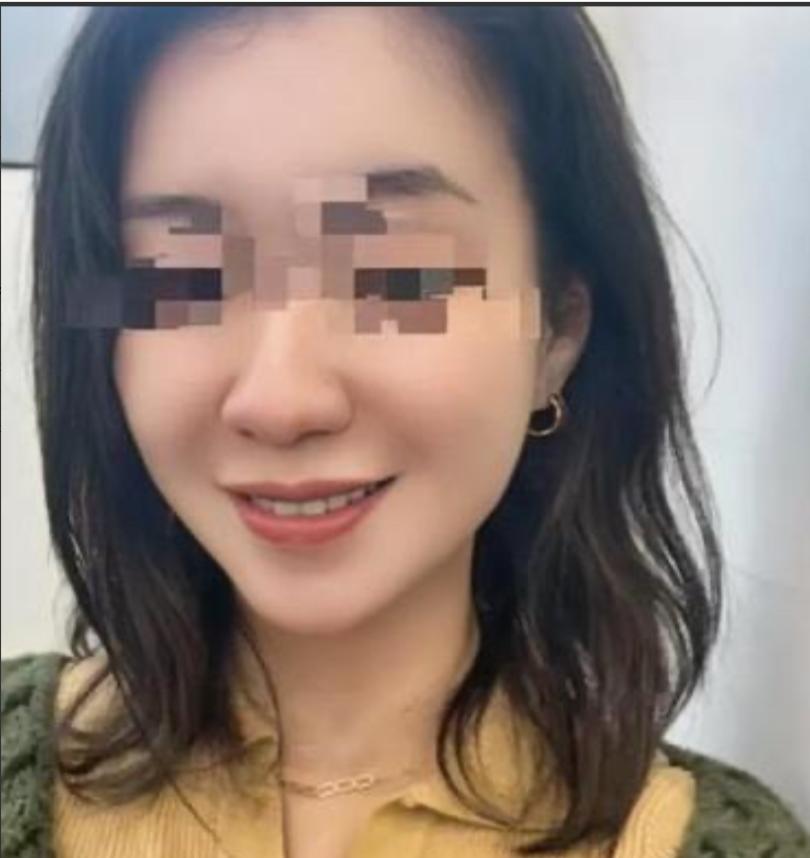 丈夫出国3年，她出轨2个男人，净身出户后评论区吵翻了所有人都骂她不要脸。可我想