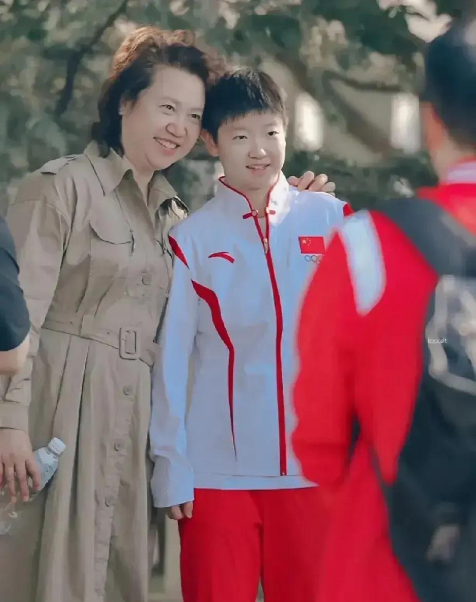 不得不说，李隼真的好宠爱老婆呀！这在如今社会，实属难得。许多男性