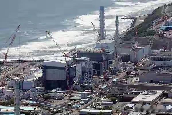 日本向大海排放核污水，总量已达17万吨，但不可思议的是，福岛污水罐里还有…