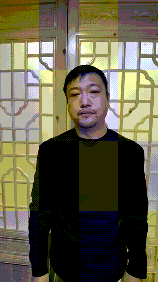 曾经圆润憨厚的形象深入人心，如今却暴瘦到脱相，贾冰45天瘦了45斤，与年轻