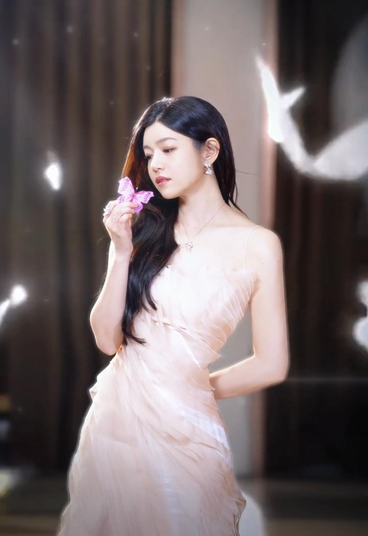 除了沈佳宜，这是看你的第二部剧[鼓掌]虽然是被抖音切片的吻戏cp感吸引去看的剧，