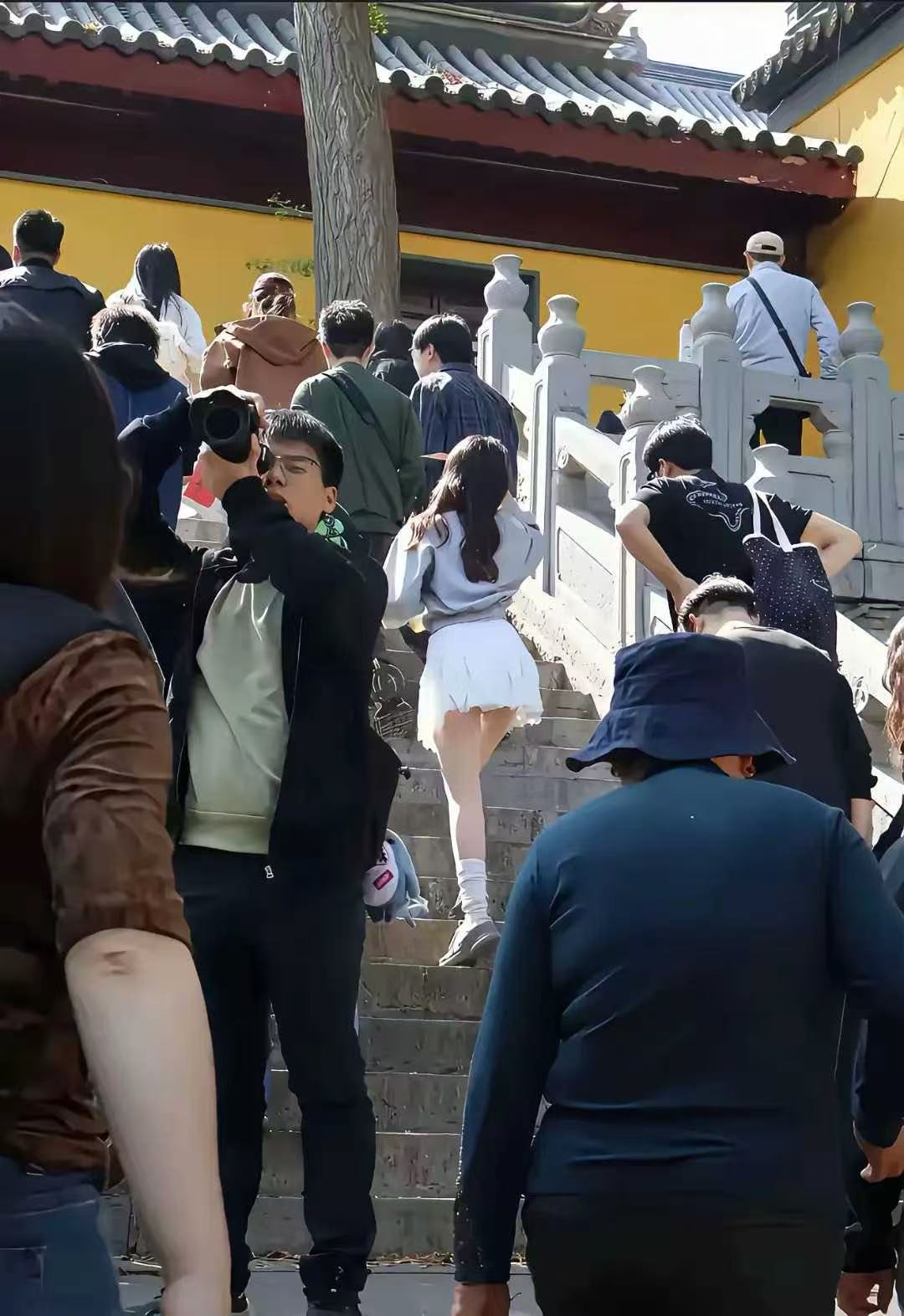 一眼就从人群中找到了你