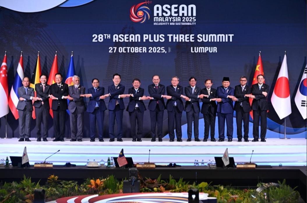 10月27日，东盟10+3，也就是东盟与中日韩三国的峰会在马来西亚召开了，刚刚也