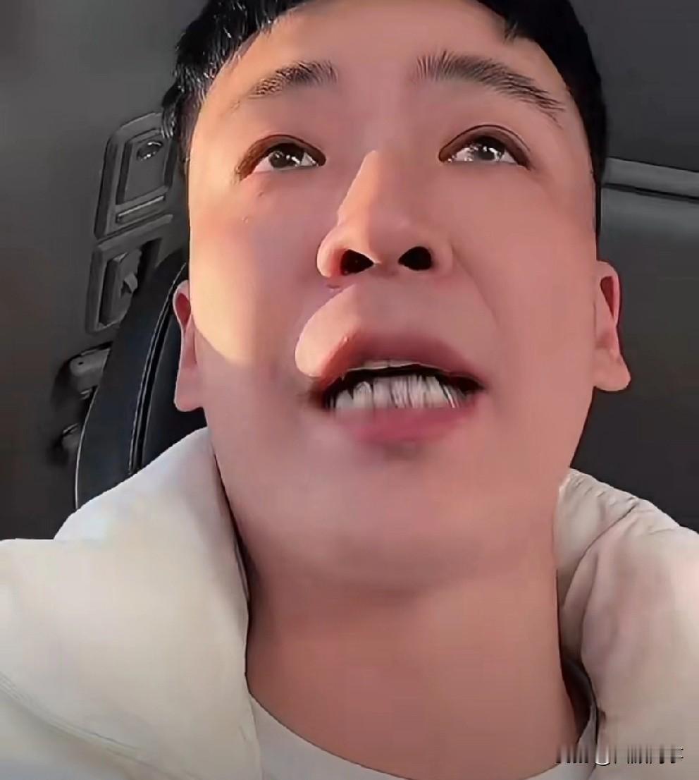 在刘一手出发锦州的途中直播时，粉丝问他去不去老丈人家窜门？（董莹莹家住锦州）