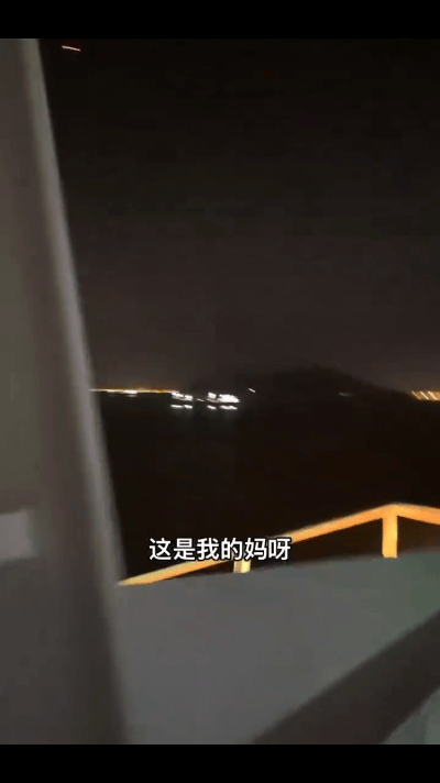 今天凌晨1点左右，在阿联酋的中国人拍摄到伊朗发射的两枚导弹攻击阿联酋富查伊拉美国