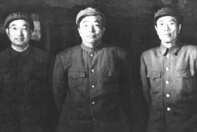 1955年，陈赓彭德怀爆发争吵，彭德怀直言：陈赓，我是国防部长！当时两人是因为一个人的军衔爆发了激烈