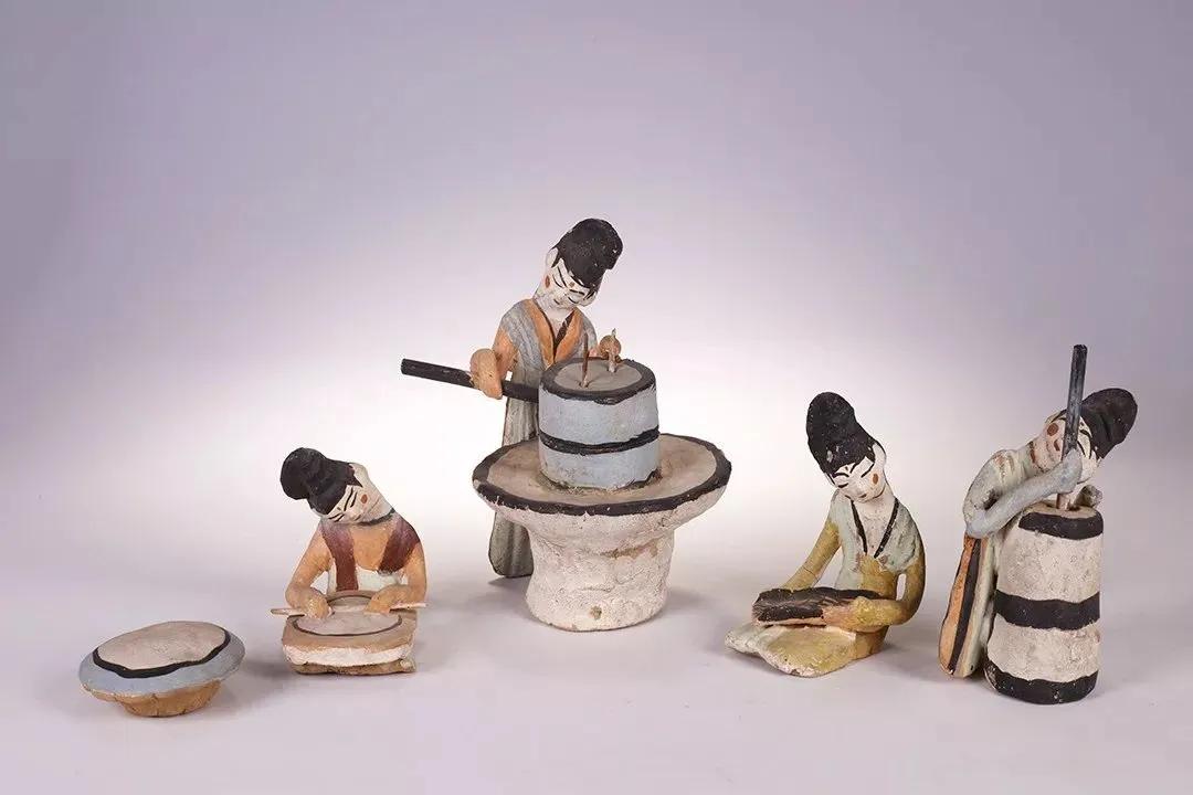 这有意思嘿谁能想到新疆古墓中有个“千年打工姐妹团”听起来，这天团实在有些命