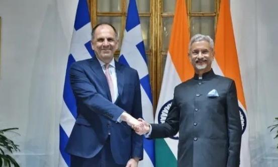 希腊外长最近对印度外长说，希腊是“印度通往欧洲的门户”，听起来挺客气，但这话里有