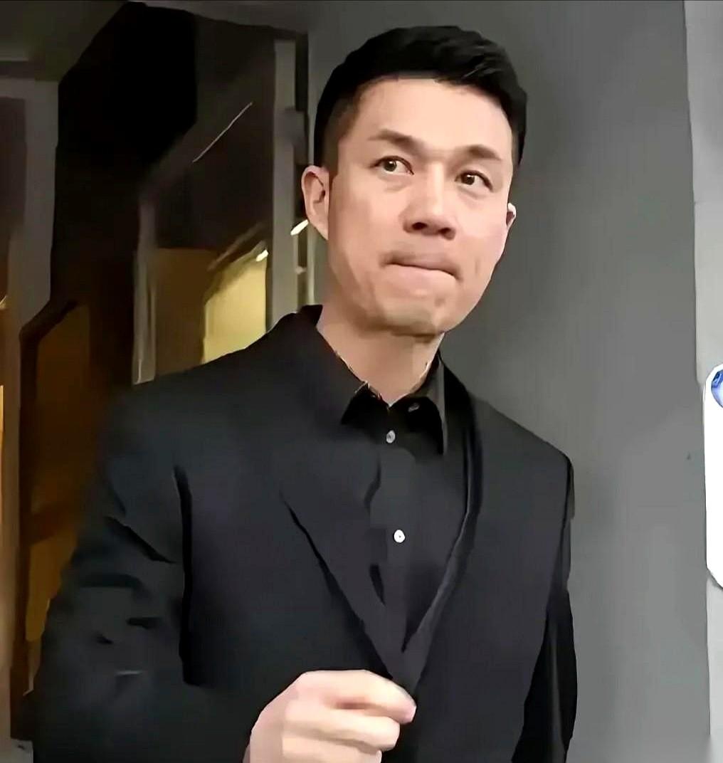 S家这盘棋，真是越看越咂摸出味儿来。钱，居然是他们家最不值钱的东西。你品品。