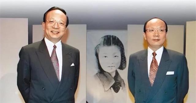 1988年，蒋经国在台北病逝，深夜时分，灵堂里却来了两个神秘的男子，这两个男子故