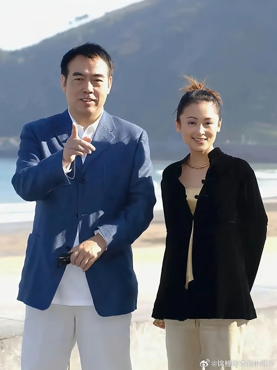 陈红好歹也是内地第一美女，摆出的pose怎么像搞笑女？​​​
