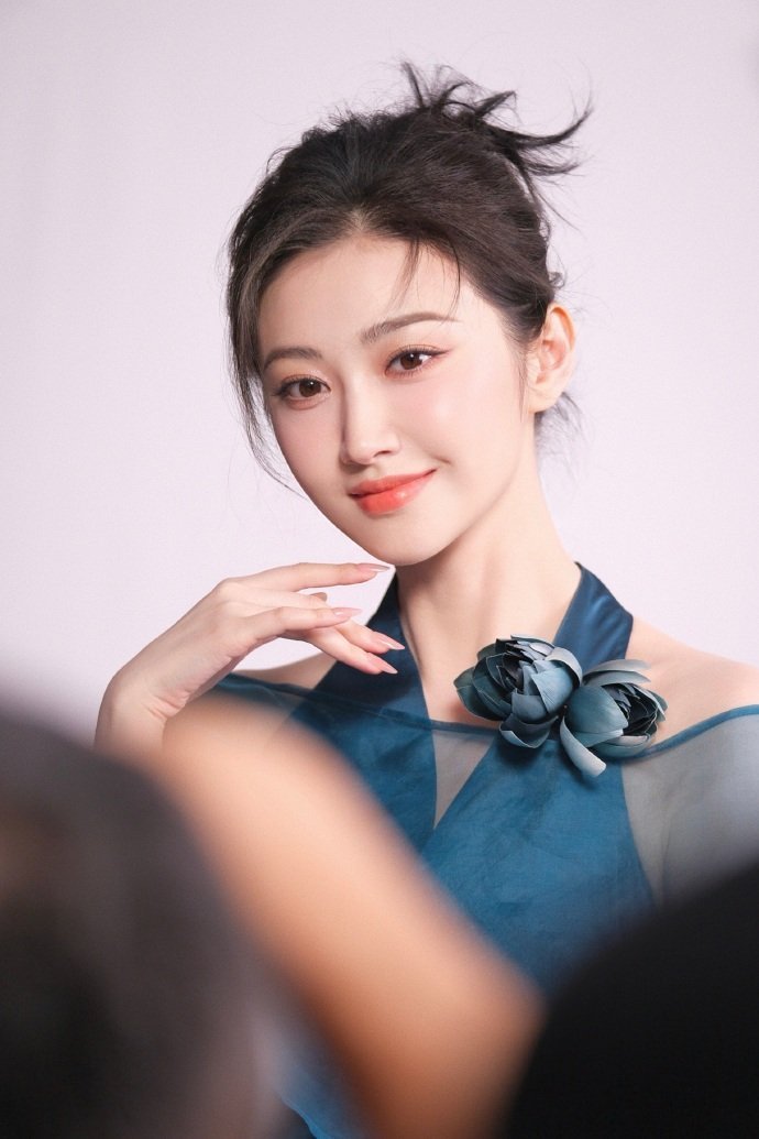 景甜的写真越来越漂亮，好喜欢这种风格