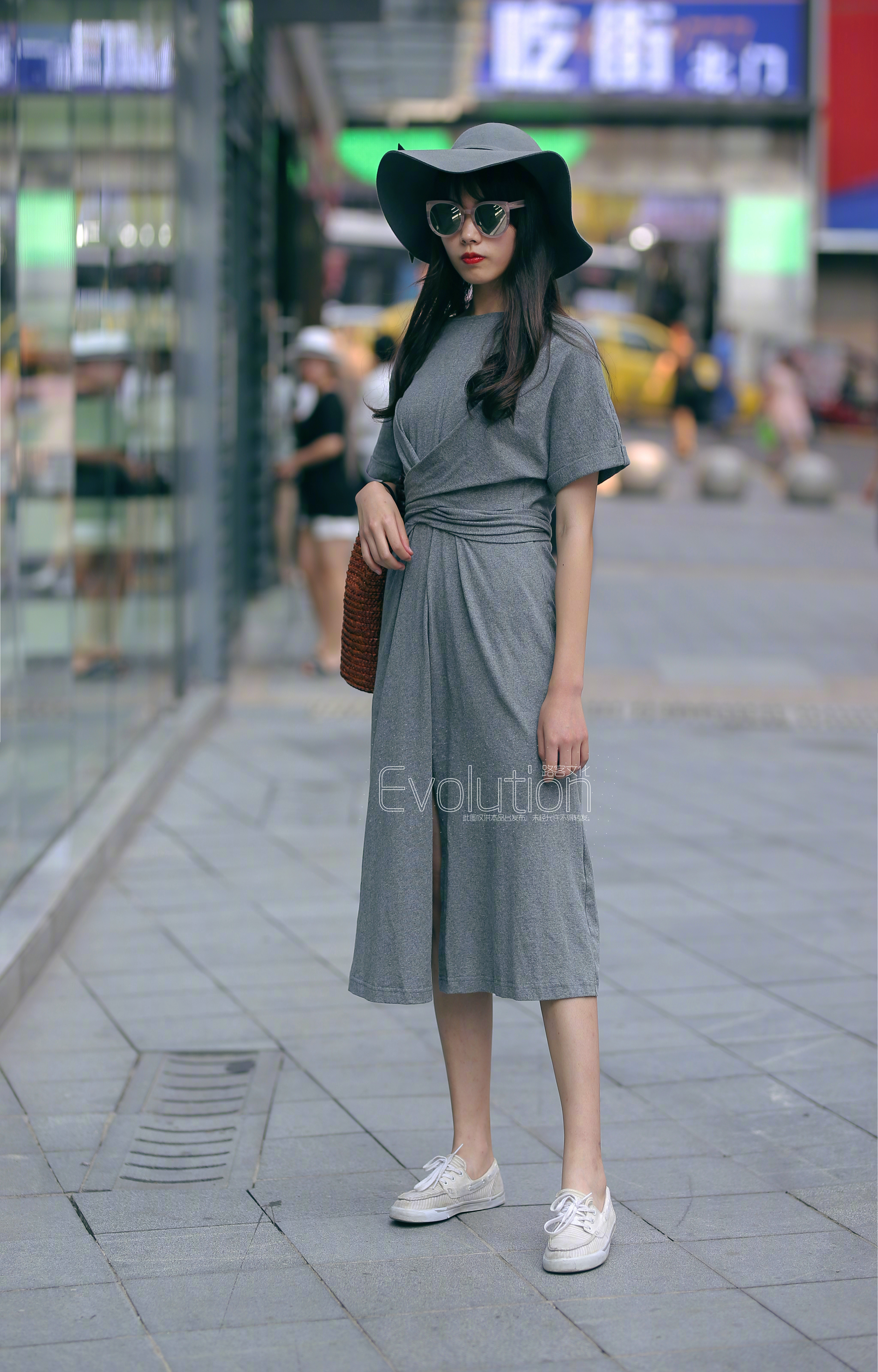 小姐姐的穿搭似乎来自霍格沃茨​​​