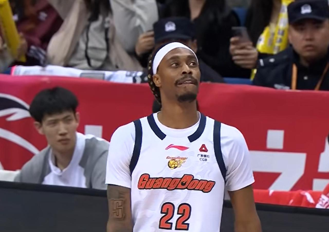 破案了，麦考尔为何没有随广东队前往福建，经纪人道出原因！CBA常规赛，迎来了最