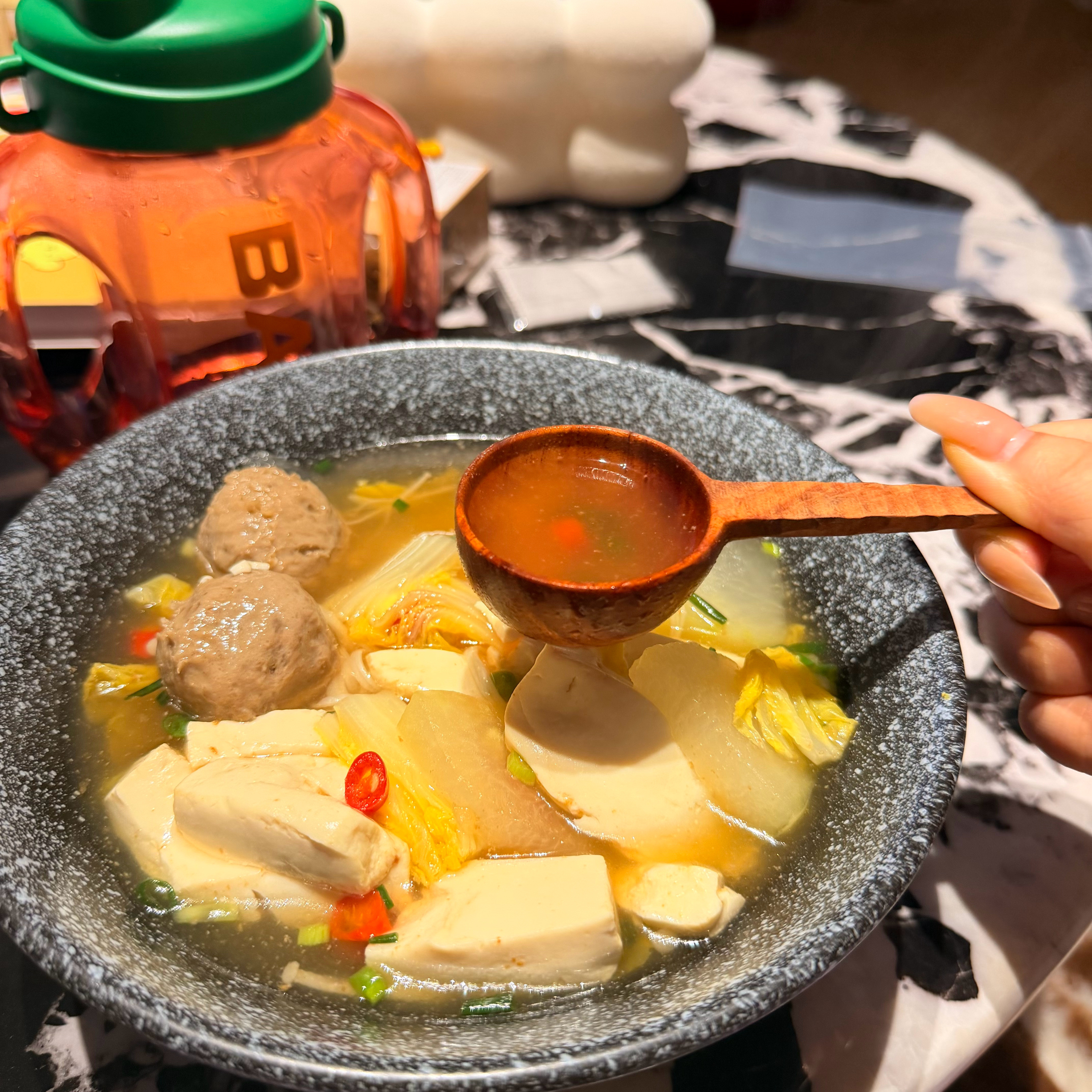 晚饭🥣！很鲜美呦～～～剧荒啦你们在看什么！
