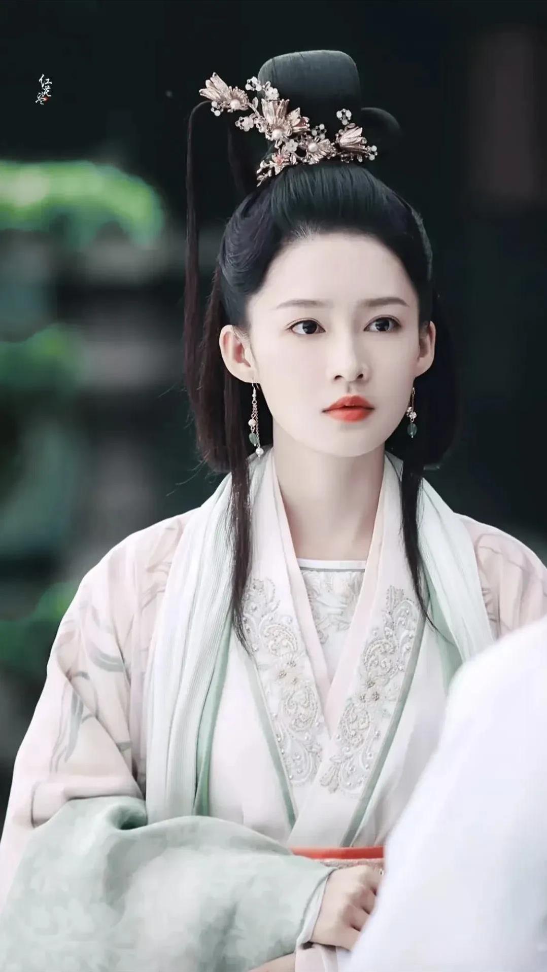 《凡人修仙传》剧版播出，男主杨洋表现可圈可点，但女性角色选角争议大，尤其是南宫婉