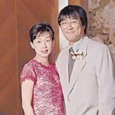 2004年，林忆莲向李宗盛提出离婚，那时候李宗盛快五十岁了，半辈子写尽了别人的爱
