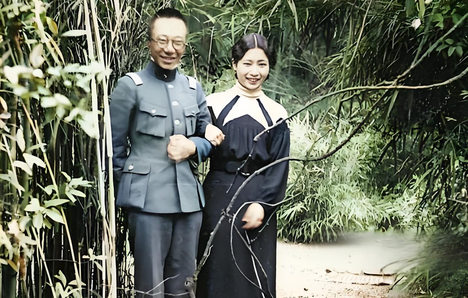 这是溥杰（溥仪之弟、伪满洲国皇位继承人）与第二任妻子嵯峨浩（HiroSaga