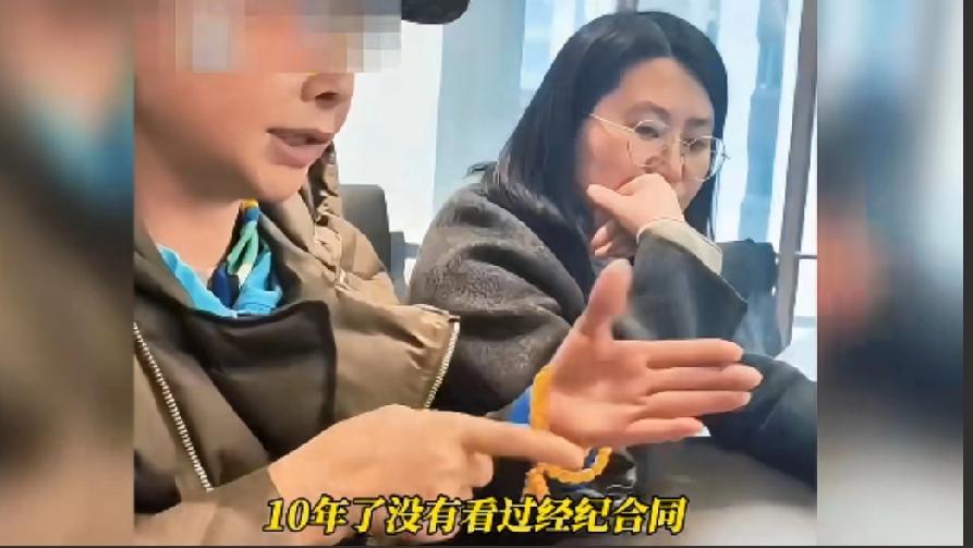 吴宣仪妈妈：十年没见过经纪合同尴尬了，杜华前脚回应，后脚吴宣仪妈妈去公司的视